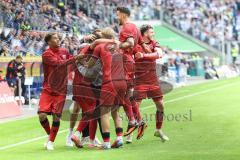 3. Liga; MSV Duisburg - FC Ingolstadt 04; Tor Jubel Treffer 0:1 durch Davide Sekulovic (33, FCI) Cheftrainerin Sabrina Wittmann (FCI) rennt zu ihm aufs Feld, Max Plath (14 FCI) Yann Sturm (7, FCI) Linus Rosenlöcher (19, FCI) #Fredrik Carlsen (8, FCI)