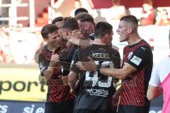 3. Liga; FC Ingolstadt 04 - TSV 1860 München; Tor Jubel Treffer 2:1 David Kopacz (29, FCI) mit Felix Keidel (43, FCI) Moritz Seiffert (23, FCI) Marcel Costly (22, FCI) Jannik Mause (7, FCI) Julian Kügel (31, FCI)  Mladen Cvjetinovic (19, FCI)