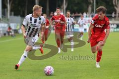 Toto Pokal; FC Memmingen - FC Ingolstadt 04, 2. Runde; Lars Lokotsch (13, FCI)  Zweikampf Kampf um den Ball Timo Schmidt (4 FCM)