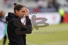 3. Liga; VfB Stuttgart 2 - FC Ingolstadt 04; Cheftrainerin Sabrina Wittmann (FCI) fasst sich an den Kopf