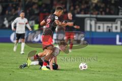 3. Liga; SC Verl - FC Ingolstadt 04; Marcel Costly (22, FCI) Waidner Dennis (8 Verl) Zweikampf Kampf um den Ball