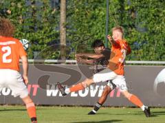Relegation zur Kreisklasse - Saison 2025/26 - TSV Gaimersheim II - SC Irgertsheim  - Nicklas Krippner schwarz Gaimersheim  - Nico Gensberger orange Irgertsheim - Foto: Meyer Jürgen
