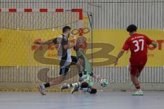 Lotto Bayern Hallencup - Saison 2024/25 - Türkisch SV Ingolstadt - TSV Ober./Unterhaunstadt- Baris Soysal grau Ober./Unterhaunstadt  - Martin Krumpietz TW  Ober./Unterhaunstadt  - Daniel Drotleff rot Türkisch - Foto: Meyer Jürgen