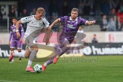 Toto-Pokal; SV Wacker Burghausen - FC Ingolstadt 04; Zweikampf Kampf um den Ball Lars Lokotsch (13, FCI) Schwarzensteiner, Benedikt (3 SVWB)