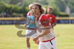 Toto-Pokal; Finale; FV Illertissen - FC Ingolstadt 04; vor dem Spiel Tim Civeja (8, FCI)