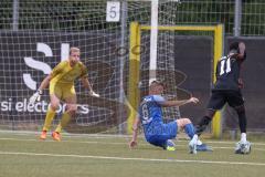 Bayernliga Nord - Saison 2024/25 - FC Ingolstadt 04 II - FC Münchberg - Jason Osei Tutu (Nr.11 - FCI U21) - Hackenberg Niklas blau Münchberg - Lang Jonas Torwart Münchberg - Foto: Meyer Jürgen