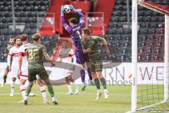 3. Liga; VfB Stuttgart 2 - FC Ingolstadt 04; Torwart Seimen Dennis (1 VFB) fängt Ball vor Sebastian Grönning (11, FCI) Simon Lorenz (32, FCI)