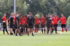 3.Liga - Saison 2023/2024 - Trainingsauftakt - FC Ingolstadt 04 - Cheftrainer Michael Köllner (FCI) gibt Anweisungen -  - Foto: Meyer Jürgen