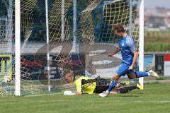 Kreisliga - Saison 2024/25- TSV Ober./Unterh.stadt - SV Hundszell-  -  Der 0:1 Führungstreffer durch Mathias Weinzierl blau Hundszell - jubel - Nils Stöver Torwart Oberh.stadt - Foto: Meyer Jürgen