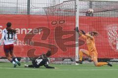 2. Bundesliga Frauen - Saison 2024/25 - FC Ingolstadt 04 Frauen - HSV -  Der 0:1 Führungstreffer durch - Baum Lisa weiss HSV - Katharina Krist (Nr.14 - FCI Frauen) - Torwart Anna-Lena Daum (Nr.22 - FCI Frauen) - Foto: Meyer Jürgen