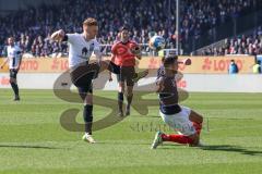 2.BL; Holstein Kiel - FC Ingolstadt 04 - Christian Gebauer (22, FCI) scheitert an Thesker Stefan (5 Kiel)