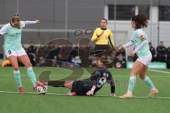 2. Bundesliga Frauen - Saison 2025/26 - FC Ingolstadt 04 Frauen - SG Andernach - Emma Kusch (Nr.9 - FC Ingolstadt Frauen I) - Petri Paula grün Andernach  - Foto: Meyer Jürgen