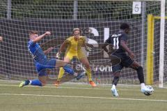 Bayernliga Nord - Saison 2024/25 - FC Ingolstadt 04 II - FC Münchberg - Jason Osei Tutu (Nr.11 - FCI U21) - Hackenberg Niklas blau Münchberg - Lang Jonas Torwart Münchberg - Foto: Meyer Jürgen