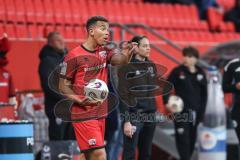 3. Liga; FC Ingolstadt 04 - FC Viktoria Köln; Einwurf Marcel Costly (22, FCI) fordert