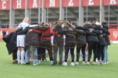 2. Bundesliga Frauen - Saison 2024/25 - FC Ingolstadt 04 Frauen - FC Bayern München -  Die Mannschaft bildet einen Kreis vor dem Spiel -  - XXXXX - Foto: Meyer Jürgen