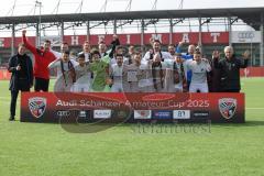 AUDI - Schanzer Amateur Cup - Finale- Saison 2024/25 - SV Hundszell - SV Menning - 1. Sieger - SV Hundszell - Alexander Zelzer AUDI links - Lukas Fröde (Nr.34 - FCI) - Werner Roß rechts - jubel - Foto: Meyer Jürgen