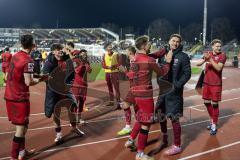 3. Liga; SSV Ulm - FC Ingolstadt 04; Spiel ist aus, Sieg 1:3 Spieler bedanken sich bei den Fans Torschütze Julian Kügel (29, FCI) Simon Lorenz (32, FCI) Jasper Maljojoki (23, FCI) f19#