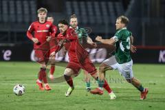 3. Liga; 1. FC Schweinfurt 05 - FC Ingolstadt 04; Dennis Kaygin (10, FCI) Zweikampf Kampf um den Ball Geis Johannes (30 S05)