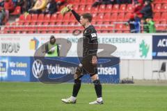 3. Liga; FSV Zwickau - FC Ingolstadt 04; Denis Linsmayer (23, FCI) bedankt sich Daumen hoch
