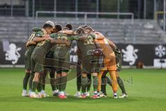 3. Liga; SV Sandhausen - FC Ingolstadt 04; Team vor dem Spiel klatschen ab Lukas Fröde (34, FCI) Mladen Cvjetinovic (19, FCI) Max Dittgen (10, FCI) Dennis Borkowski (7, FCI) Simon Lorenz (32, FCI) Max Besuschkow (17, FCI) Ryan Malone (16, FCI) Torwart Mar