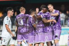 Toto-Pokal; SV Wacker Burghausen - FC Ingolstadt 04; Tor Jubel Treffer Obed Ugondu (17, FCI) mit Lars Lokotsch (13, FCI) Fredrik Carlsen (8, FCI) Georgios Antzoulas (6, FCI) Vinko Šapina (41, FCI)