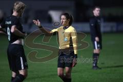 Landesliga - Saison 2024/25 - SV Manching - TSV Aindling - Schiedsrichterin Marie-Theres Mühlbauer  - Rainer Meisinger (Nr.8 - SV Manching) - Foto: Meyer Jürgen