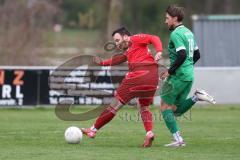 Kreisklasse - Saison 2025/26- TSV Pförring - SV Karlshuld-  - Thomas Höflinger rot Pförring - Pascal Sladkowski grün Karlshuld - Foto: Meyer Jürgen