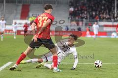 3. Liga; SV Wehen Wiesbaden - FC Ingolstadt 04; #Deniz Zeitler (38, FCI) Nink Ben (37 SVWW) Foul dann Elfmeter