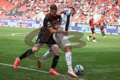 3. Liga; FC Ingolstadt 04 - SSV Ulm 1846; Jannik Mause (7, FCI) Reichert Johannes (5 Ulm) Zweikampf Kampf um den Ball