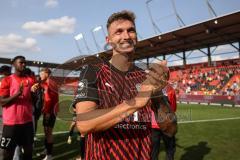 3. Liga; FC Ingolstadt 04 - SSV Ulm 1846; Sieg Jubel Freude 4:0, Spieler bedanken sich bei den Fans. Torschütze 4:0 Julian Kügel (31, FCI)