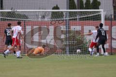 *** Bayernliga Nord - Saison 2025/26 - FC Ingolstadt 04 II - Jahn Regensburg II - Torwart Raphael Eßlinger (Nr.12 - FC Ingolstadt II) - Der 0:1 Führungstreffer durch Gebhard Paul weiss Regensburg - jubel - Foto: Meyer Jürgen