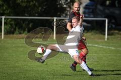 Kreisliga - Saison 2026/27 - TSV Großmehring - SV Kasing - Maximilian Samweber weiss Großmehring - Mathias Habricht rot Kasing - Foto: Meyer Jürgen