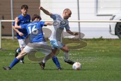Kreisklasse - Saison 2025/26- TSV Großmehring - SV Oberstimm-  - Thomas Frank weiss Oberstimm - Niclas Filser blau Großmehring - Foto: Meyer Jürgen