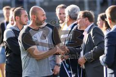 Toto-Pokal Finale; Würzburger Kickers - FC Ingolstadt 04; nach dem Spiel Sieg Jubel Freude Pokalsieg 1:2, Mannschaft bekommt die Medaille überreicht, Co-Trainer Maniyel Nergiz (FCI)