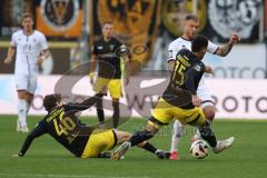 3. Liga - Saison 2024/25 - Alemannia Aachen - FC Ingolstadt 04  - Maximilian Dittgen (Nr.10 - FCI)- Mika Hanraths (Nr.15 - Alemannia Aachen) - Foto: Meyer Jürgen