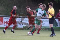 Freundschaftsspiel- Saison 2025/26- SV Kasing - FC Geisenfeld-  - Martin Oblinger rot Kasing - Kilian Thunig grün Geisenfeld - Foto: Meyer Jürgen