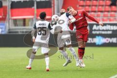 3. Liga; FC Ingolstadt 04 - SV Waldhof Mannheim; Zweikampf Kampf um den Ball Jonas Scholz (15, FCI) Boyd Terrence (13 SVWM) Mendes Djayson (35 SVWM)