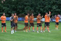 Toto-Pokal; SV Manching - FC Ingolstadt 04; Spieler bedanken sich bei den Fans, David Kopacz (29, FCI) Yannick Deichmann (20, FCI) Arian Llugiqi (25, FCI) Leon Guwara (6, FCI) Simon Lorenz (32, FCI) Pascal Testroet (37, FCI) Lukas Fröde (34, FCI) Lukas Fr