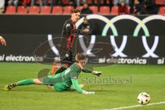 3. Liga; FC Ingolstadt 04 - Energie Cottbus; Torchance verpasst Tim Heike (9, FCI) Torwart Bethke Elias (12 ECO)