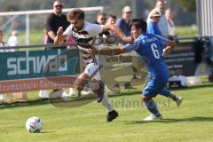 Kreisliga- Saison 2024/25- SV Hundszell - SV Kasing -  - Jan Witek weiss Kasing - Luca Kammerer blau Hundszell - Foto: Meyer Jürgen