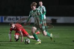 Landesliga - Saison 2025/26 - SV Manching - TSV Hollenbach - Luca Bienek (Nr.16 - SV Manching) - Uhlemair Martin rot Hollenbach - Foto: Meyer Jürgen