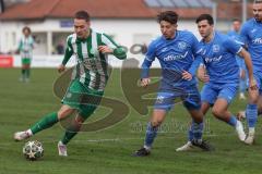 Landesliga - Saison 2025/26 - SV Manching - VFB Durach - Fabian  Neumayer (Nr.9 - SV Manching) -  Gruber Christoph blau Durach - Foto: Meyer Jürgen