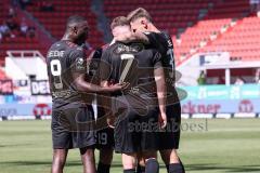 3. Liga; FC Ingolstadt 04 - Hallescher FC; Jannik Mause (7, FCI) Tor Jubel Treffer mit Daouda Beleme (9, FCI) Julian Kügel (31, FCI)