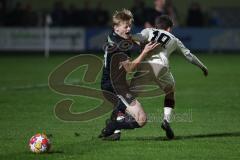 Landesliga - Saison 2024/25 - SV Manching - TSV Aindling - Rainer Meisinger (Nr.8 - SV Manching) - Schöttl Anton weiss Aindling - Foto: Meyer Jürgen