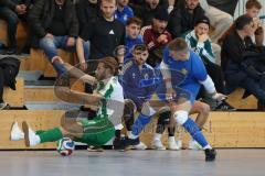 Lotto Bayern Hallencup - Saison 2024/25 - SV Manching - FC Hitzhofen/Oberzell- Daniel Schweiger grün Manching - Valentin Puhar TW Hitzhofen - Foto: Meyer Jürgen