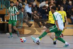 Lotto Bayern Hallencup - Saison 2024/25 - SV Manching - FC Hitzhofen/Oberzell- Romeo Öxler grün Manching - Maximilian Eichlinger gelb Hitzhofen - Foto: Meyer Jürgen