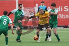 AUDI Amateuercup - Saison 2024/25 - TSV Lichtenau - FC Geisenfeld - Christian Feil grün links Geisenfeld - Deniz Hadzic gelb Lichtenau - Manuel Obermeier grün rechts Geisenfeld - Foto: Meyer Jürgen