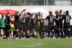 2. Fußball-Liga - Frauen - Saison 2023/2024 - FC Ingolstadt 04 - SG 99 Andernach - Die Mannschaft bildet einen Kreis vor dem Spiel - und motivieren sich - Foto: Meyer Jürgen