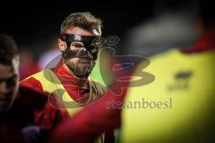 3. Liga; FC Viktoria Köln - FC Ingolstadt 04; Gesichtsmaske Yannick Deichmann (20, FCI) vor dem Spiel