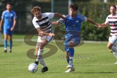 Kreisliga- Saison 2024/25- SV Hundszell - SV Kasing -  - Jan Witek weiss Kasing - Johannes Rindlbacher blau Hundszell - Foto: Meyer Jürgen